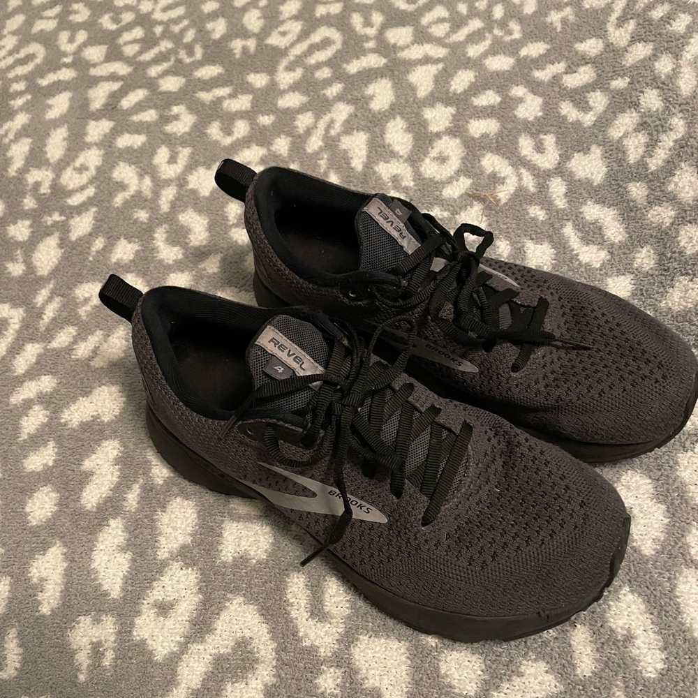 Men’s Brooks Revel 4 sneakers